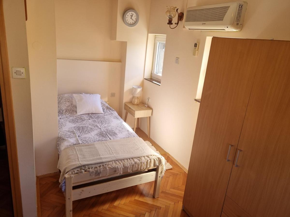Greenview Apartment With Parking روفينج المظهر الخارجي الصورة