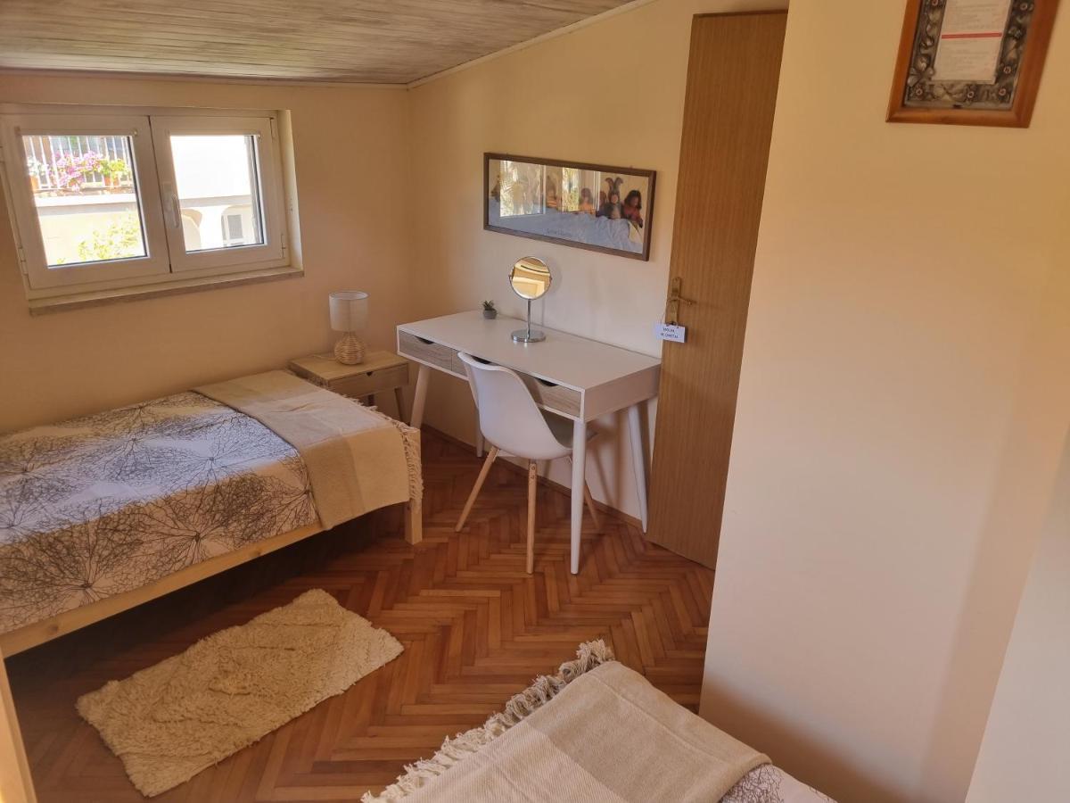 Greenview Apartment With Parking روفينج المظهر الخارجي الصورة
