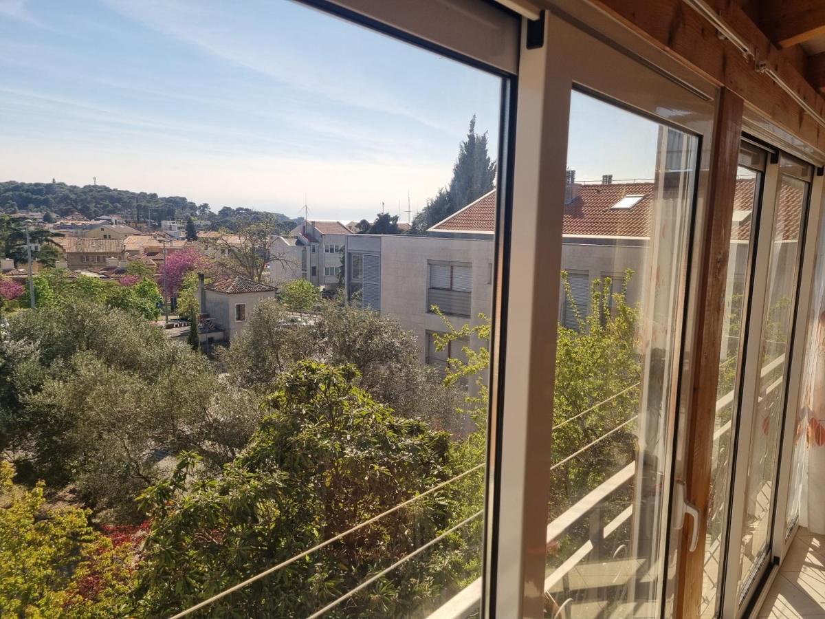 Greenview Apartment With Parking روفينج المظهر الخارجي الصورة